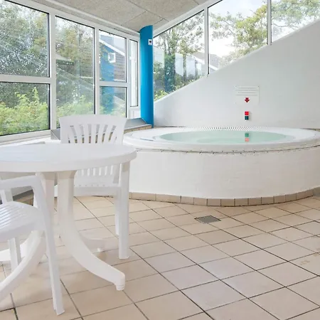Lxxiv Vakantiehuis *