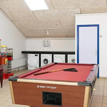 Lxxiv Vakantiehuis *